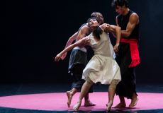 En l'actuació es podrà veure un fragment de la coreografia «Biterna», interpretada per IT Dansa. Fotografia: Jordi Vidal