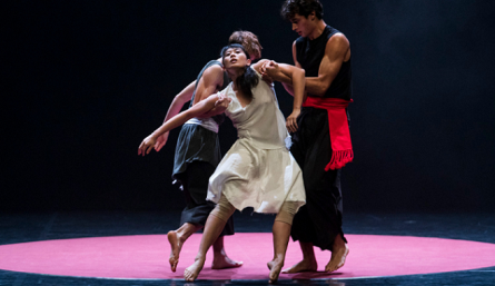 En l'actuació es podrà veure un fragment de la coreografia «Biterna», interpretada per IT Dansa. Fotografia: Jordi Vidal
