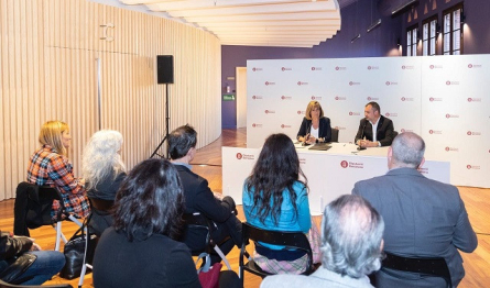 Moment de la signatura del protocol de col·laboració per traslladar la seu de l’Institut del Teatre a la ciutat a la nau 9 de l’antiga fàbrica AEG. Foto: Òscar Ferrer/Diputació de Barcelona