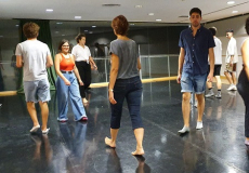 Alumnes de l'ESAD, en una classe de Teatre aplicat