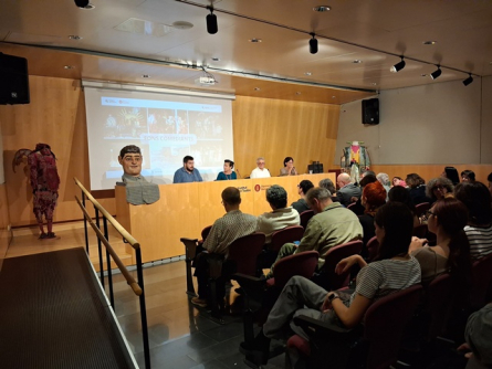 El diputat de Cultura Pau Gonzàlez, els membres de Comediants Rita Kuan i Jaume Bernadet, i la directora del MAE Anna Valls