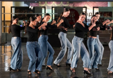Alumnes de dansa espanyola del CPD. Fotografia: Jordi Vidal